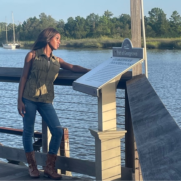 Meet your Posher, Destiny - Picture 10 of 16